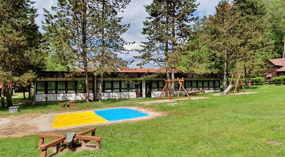 Rekreacni Areal Prihrazy Hotel Zdar  ภายนอก รูปภาพ