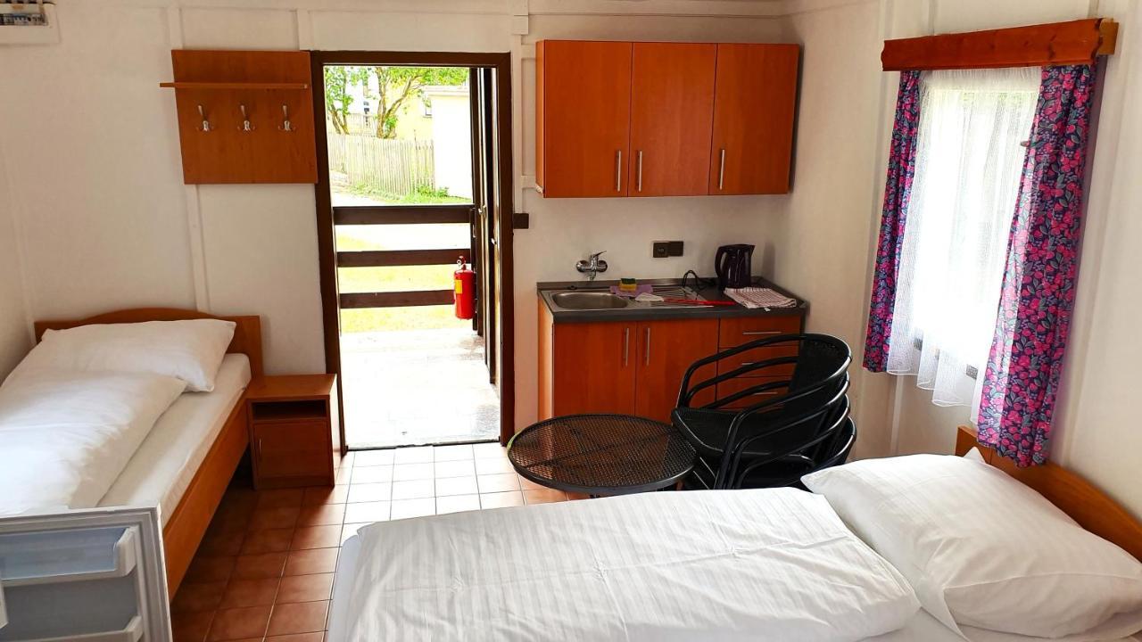 Rekreacni Areal Prihrazy Hotel Zdar  ภายนอก รูปภาพ